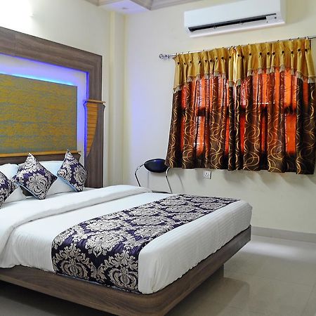 Hotel Bansi Дварка Экстерьер фото